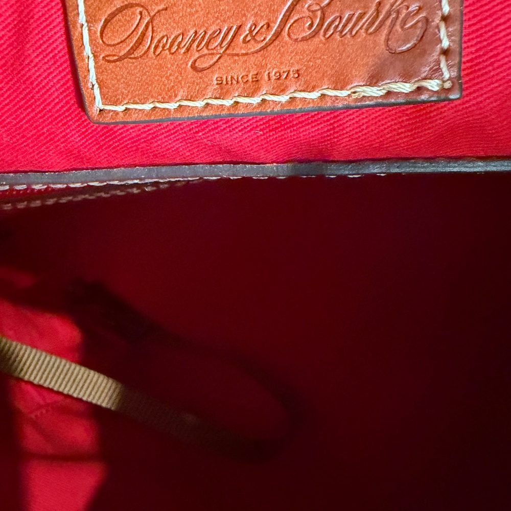 Dooney & Bourke Lizard-Embossed Leather Hobo With Handmade Bag Necklace Chain - Picture 10 of 12